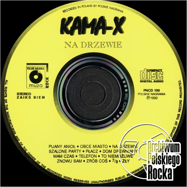 Kama X - Na drzewie